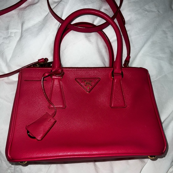 - Prada
Double Zip Lux Tote Saffiano Leather Medium - Picture 10 of 16